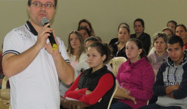 Hoje acontece formação e Missa com catequistas, pais e catequizandos na Paróquia