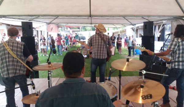 Encontro de cervejarias artesanais terá shows musicais e comidas tradicionais em Witmarsum
