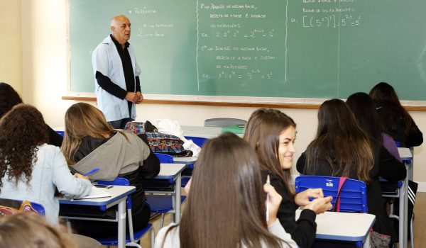 Governo do Paraná lança edital do PSS para contratação de professores temporários