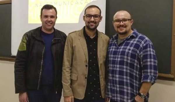 Designer palmeirense ministrou palestra para acadêmicos de jornalismo da Secal