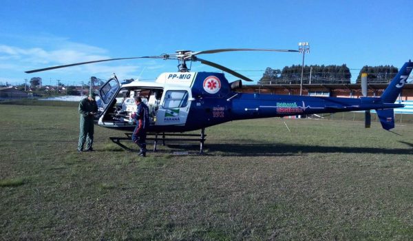 Bebê é transportado de helicóptero para hospital de Curitiba