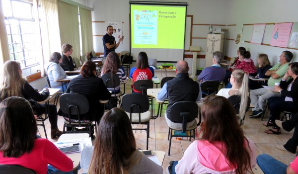 Palestra “A linguagem visual na comunicação” reúne diferentes públicos