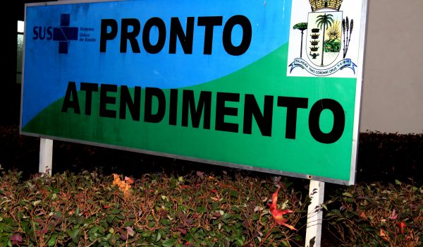 Van capota na BR 277, próximo a entrada de Porto Amazonas