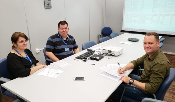 Município firma convênios para melhorias em três setores