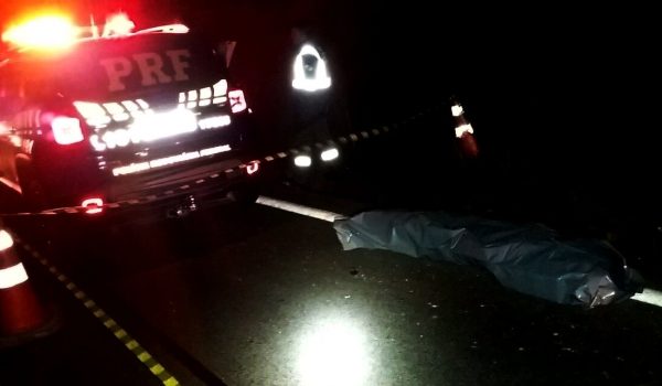 Vítima não identificada é atropelada na BR 277, em Palmeira