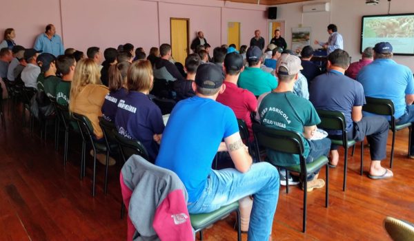Parceria entre Emater e Prefeitura contribui conhecimento de agricultores