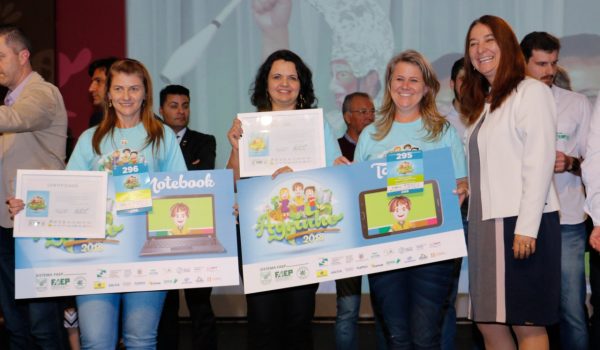 Palmeira recebe prêmios do Concurso Agrinho 2018