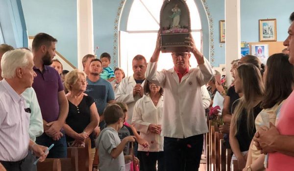 Comunidade do Lago recebe a imagem peregrina de Nossa Senhora da Conceição
