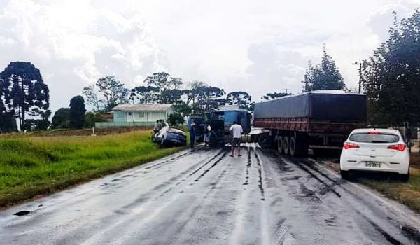 Duas vítimas ficam feridas em colisão no Lago