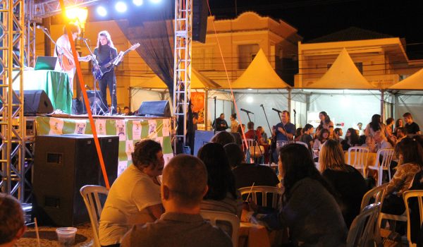 Uma noite Tropicália e Poeme-se movimentaram cena cultural do município