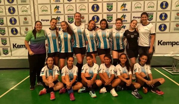 Equipe feminina de Palmeira participa do Paraná Handebol Cup