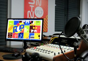 Pesquisa mostra que rádio segue forte e evoluindo