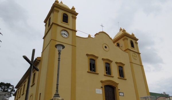 Igrejas católicas permanecem fechadas em Palmeira e Porto Amazonas