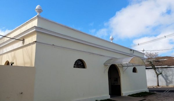 Mercado Municipal é novamente invadido e feirantes ficam no prejuízo