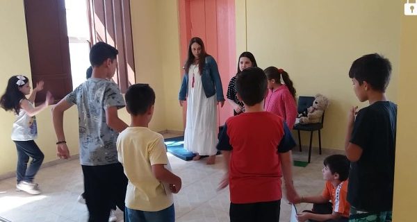Alunos da rede municipal participam de peça teatral