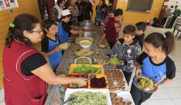 Governo do Paraná regulamenta merenda escolar orgânica