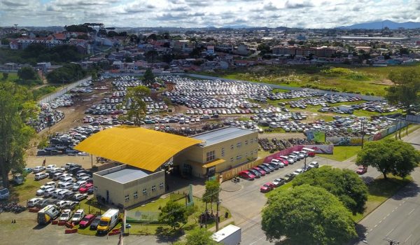 Sancionada a lei que isenta taxas de estada em pátios veiculares