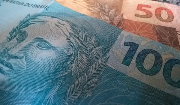 Trabalhador com jornada reduzida deve receber 13º e férias integrais