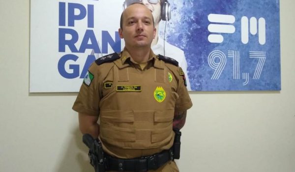 Comandante da Polícia Militar de Palmeira participa de entrevista na Rádio Ipiranga
