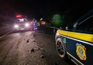 PRF atende acidente com duas vítimas em estado grave na BR 277, em Palmeira
