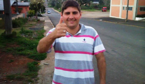 Palmeirense morre em acidente entre caminhões