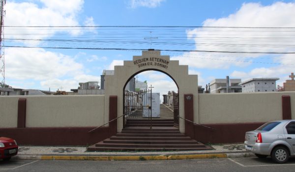 Diretora do Meio ambiente fala sobre prazo de limpeza e reforma no Cemitério Municipal