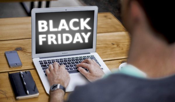 Coordenadora do Procon de Palmeira dá dicas para realizar compras seguras na Black Friday