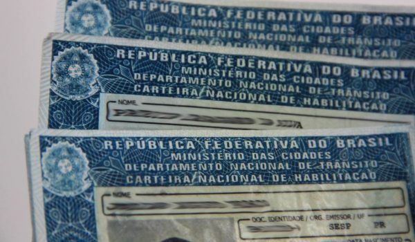 Detran destaca a importância de portar a CNH física