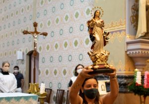 Novena chega ao quarto dia retornando as investiduras dos novos ministros